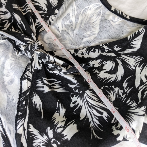 Dingolay EUC floral 2 Piece skirt set crop tie top small Barbados black white - Picture 12 of 16